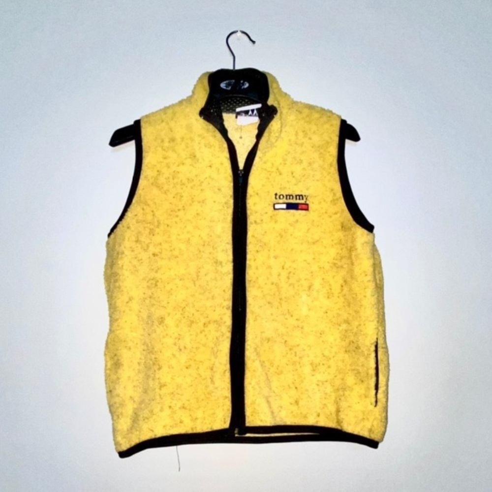 YELLOW TOMMY HILFIGER VEST!!!!